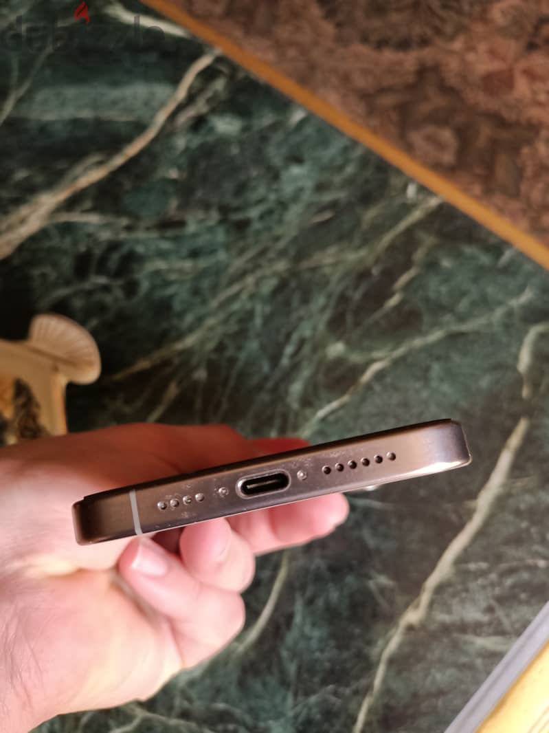 iPhone 15 Pro Max – 256GB 7