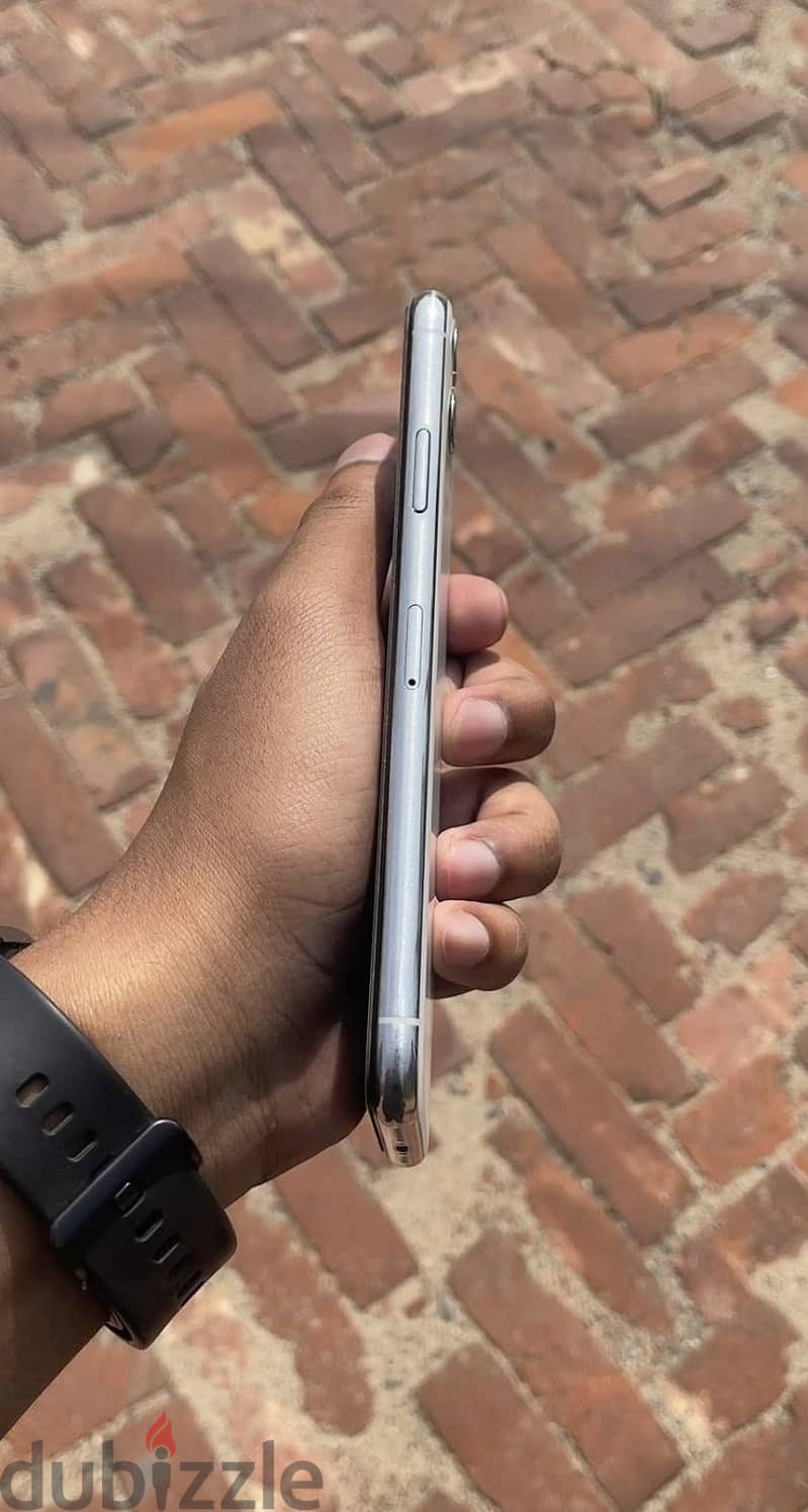 iPhone 11 Pro Max white 2