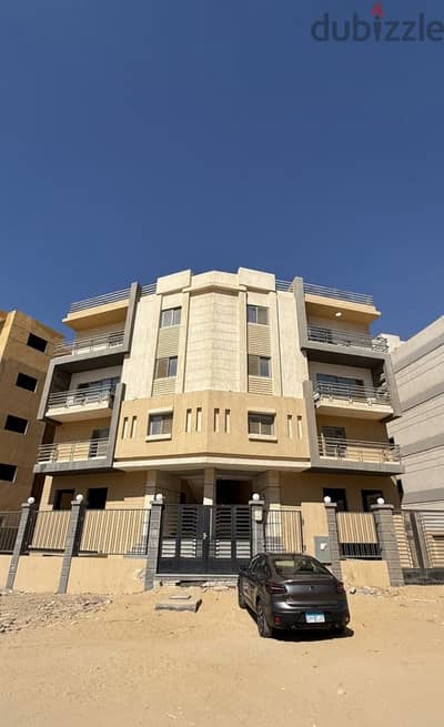 للبيع شقة في التوسعات الشمالية ٢٠٠٠ قطعة متشطبة