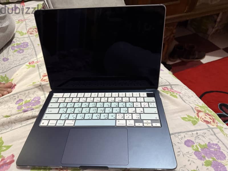 MacBook Air 13-inch M4 (2025) 1