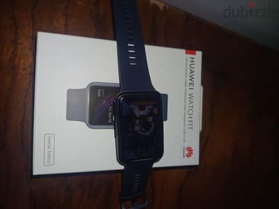 huawei watchfit se بحاله ممتازه بكل مكونتها للبيع