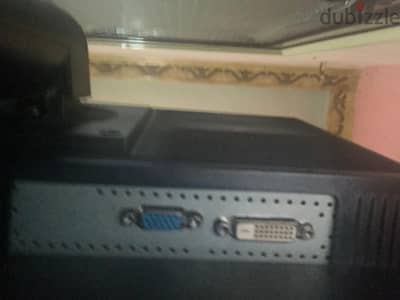 شاشة 22 بوصة