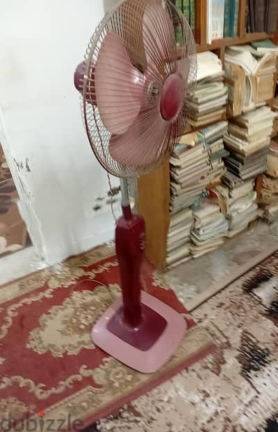 مكتب انتريه ومكتبة ومروحه ومكتب استعمال خفيف