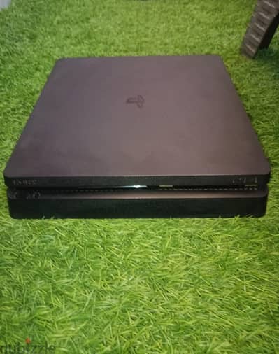 بلايستيشن ٤  PlayStation 4slim