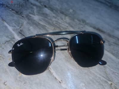 (Ray-Ban)، وتحديدا طراز  The Marshal III