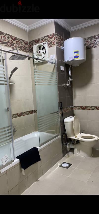 زجاج سيكوريت للحمام ١٠ ملم