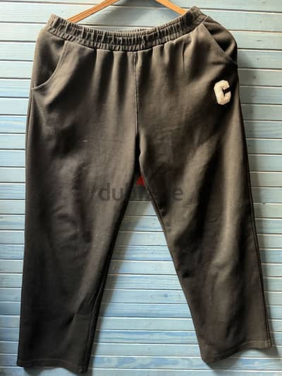 Black Straight-Leg Jogger Pants – Minimal Logo Detail