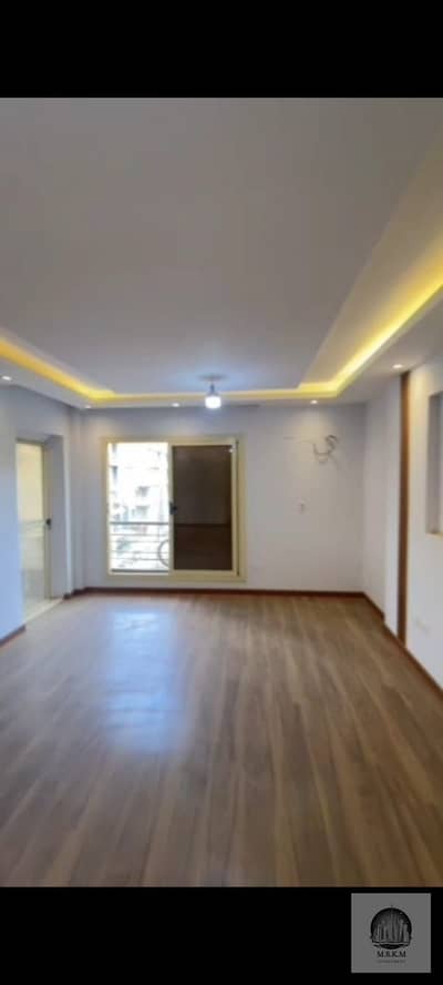 Apartment for rent in Dar Misr Al Andalus Phase 2, 140 sq m, third floor, elevator, 3 rooms and 3 bathrooms, modern finishing, semi-furnished