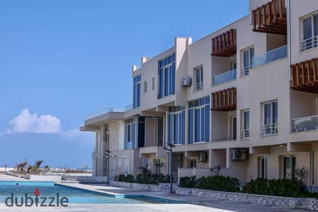 شالية للبيع متشطب بالتكيفات بالمطبخ في اجمل لوكيشن في رأس الحكمه
