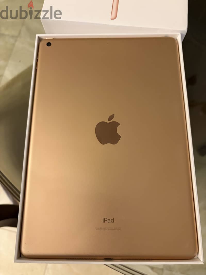 Apple 8th generation Gold (from Canada) 4