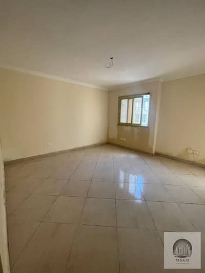 Apartment for rent in Dar Misr Al Andalus Phase 2, 130 sq m, third floor, elevator, 3 rooms and 2 bathrooms, distinctive finishing, garden view