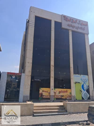  A prime commercial opportunity for rent inside a mall with Al Banafsej services. Indoor space 50 sq m + outdoor space 50 sq m. Prime location with