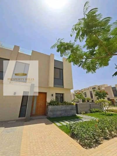 فيلا Vip للبيع بالسعر القديم مساحتها 202 متر + جاردن فى مدينة الشروق بجوار الجامعة البريطانية و المركز الطبي