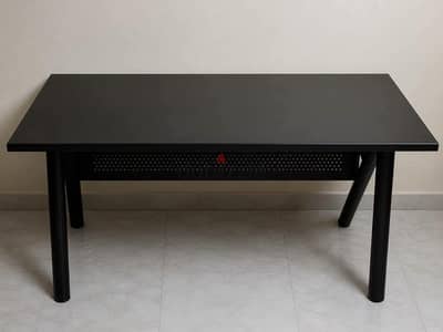 Gaming table