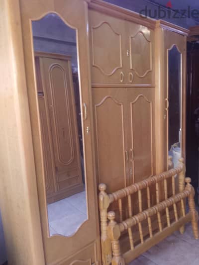 سرير ودولاب