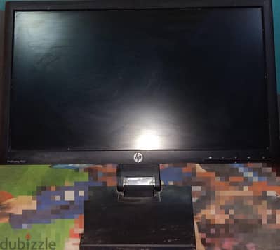 كمبيوتر كامل  ( شاشة  hp 22 بوصه LED فرز اول+ كيسه hp z220 )