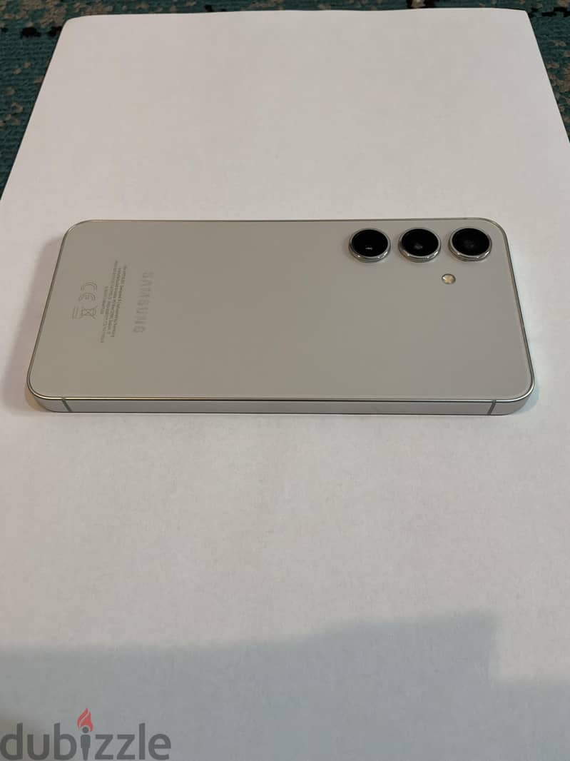 Samsung S24 6