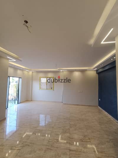 For rent, a ground floor in the seventh area suitable for a company or administrative headquarters.