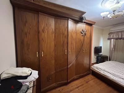 Full bedroom