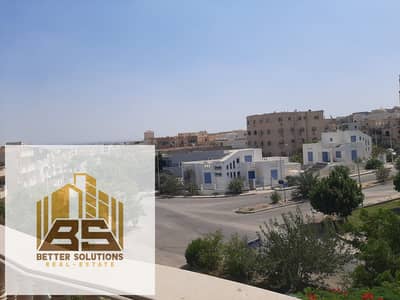 شقه للبيع - مدينة العبور الحي الخامس فيلات -بقرب الخدمات ومسجد الرحمن