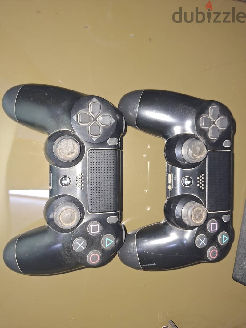 play station 4 pro 4