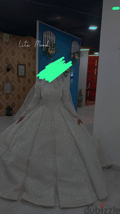 فستان لبسه وحده فقط +ترحه الفستان لسه جديد