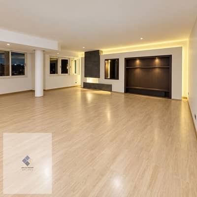 شقة للبيع في البنفسج عمارات التجمع الأول مساحة 170 متر دور أول 3 غرف نوم منهم غرفة ماستر بالدريسنج وريسبشن 3 قطع وباكية في الجراج