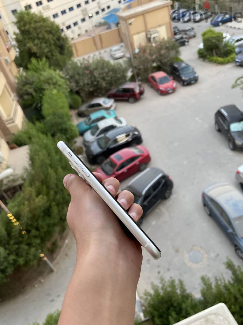 Apple - iPhone 11 2