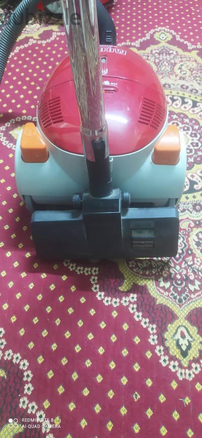 مكنسه كهربائيه
