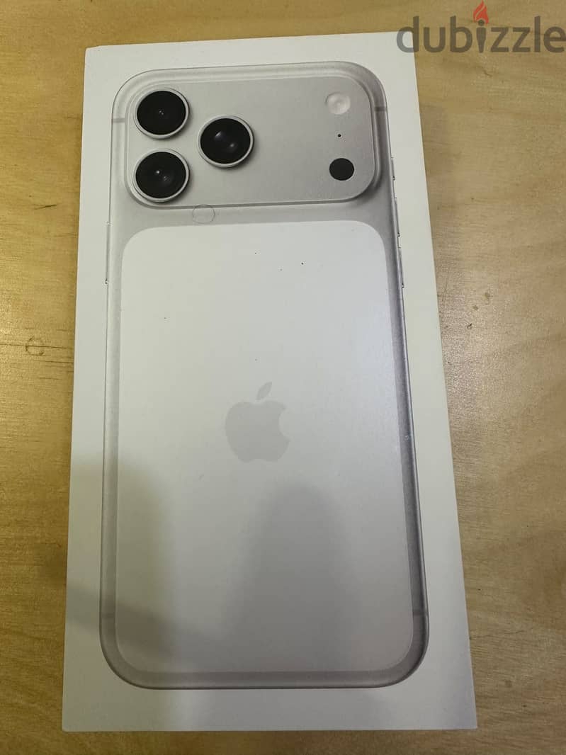 Apple - iPhone 17 Pro Max 4