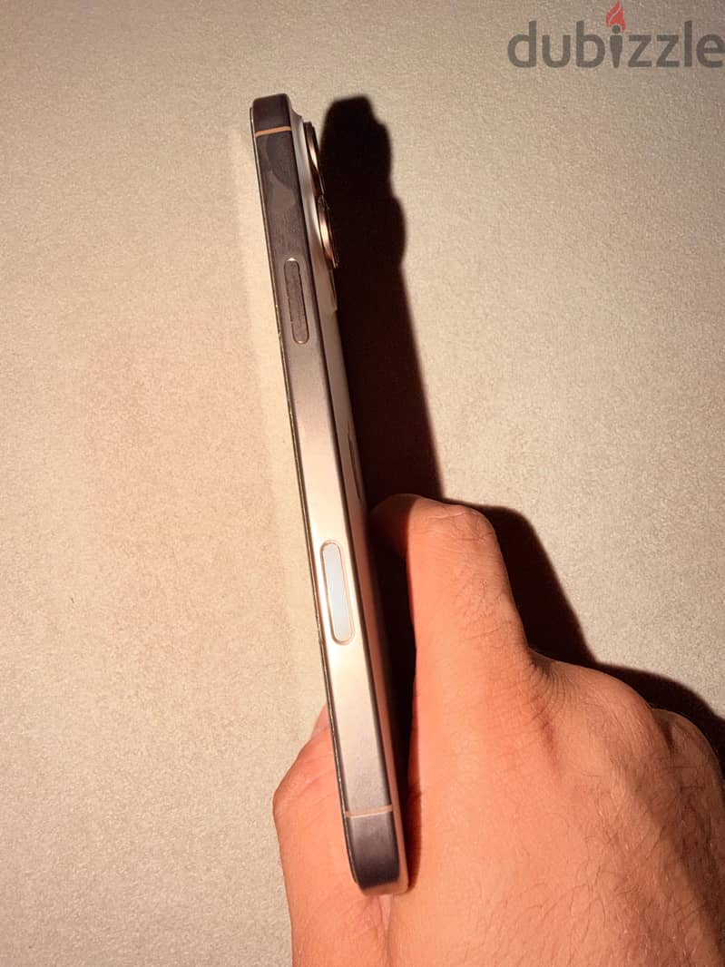 Apple - iPhone 16 Pro Max 3