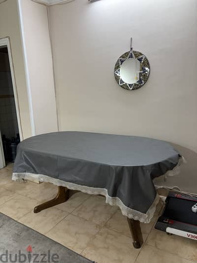 Wooden dining room table with 6 chairs طاولة طعام خشبية مع 6 كراسي