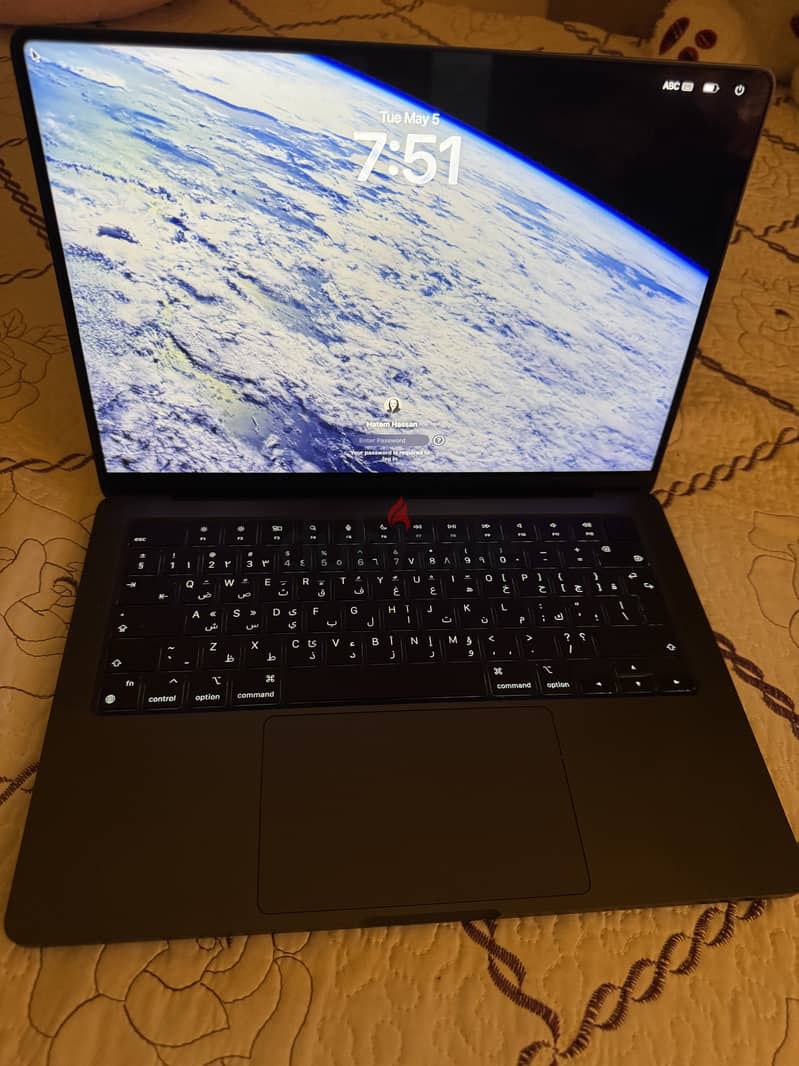 14" MacBook Pro (M4/16GB/1TB) 1