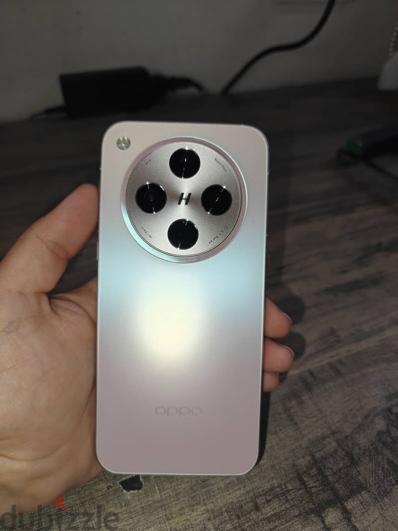 OPPO Find X8 3