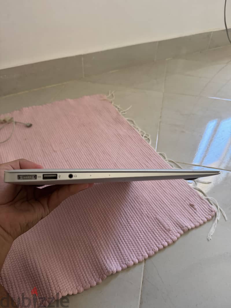 Macbook air 13.5 inches 3