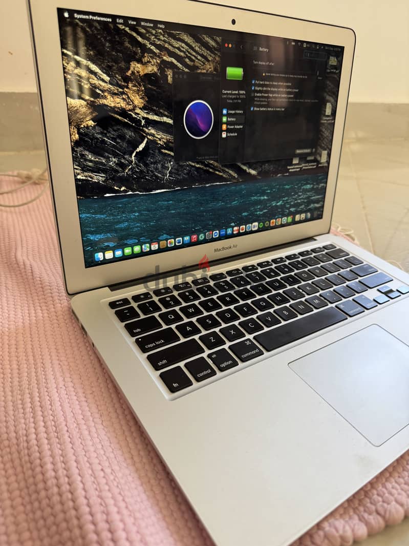 Macbook air 13.5 inches 9