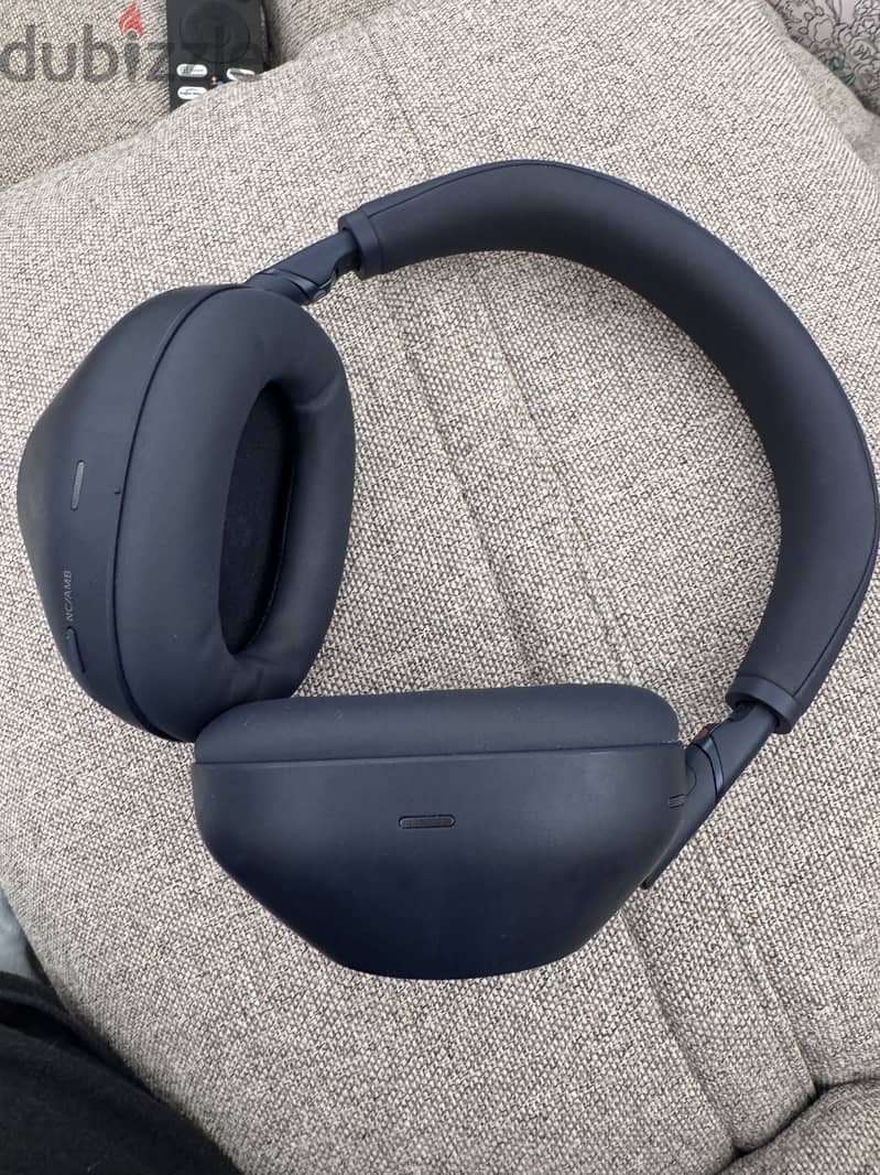 1000XM6 Sony Headphone as new 2