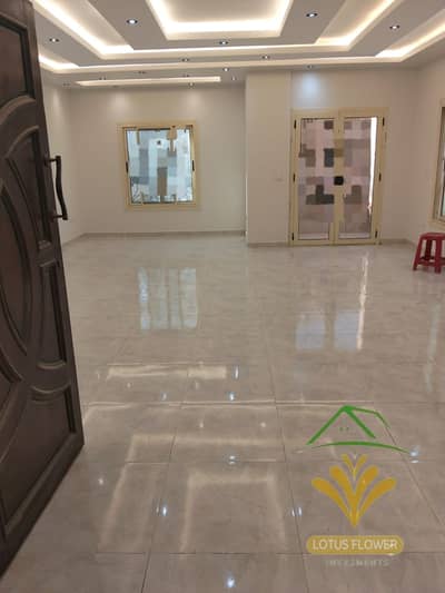 Apartment for rent, first occupancy in New Lotus, second number from the main clubs street