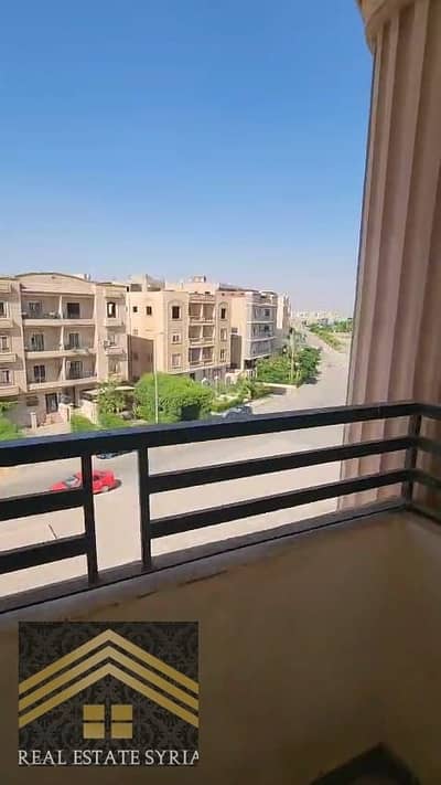 شقة للايجار المنطقة التاسعه عمارات خلف جرين هيلز  ٢٧٠ متر   رسيبشن ٣ قطع   ٣ غرف نوم   ٢ حمام  ليفينج داخلى  يوجد غاز طبيعى