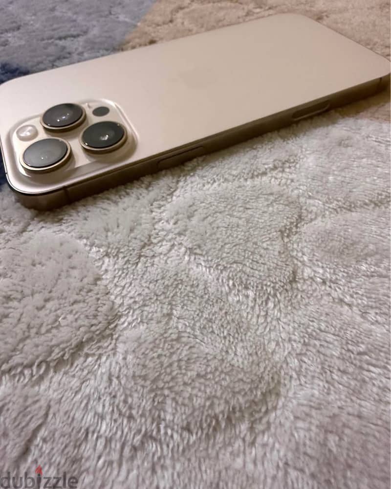 Apple - iPhone 16 Pro Max 4