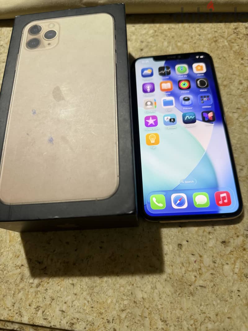 Apple - iPhone 11 Pro Max 1