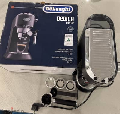 Delonghi Dedica EC685 Black Espresso Machine