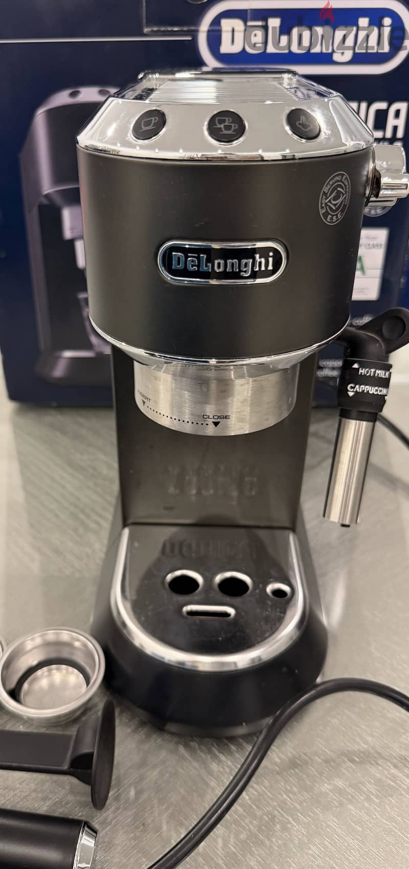Delonghi Dedica EC685 Black Espresso Machine 1