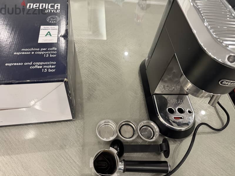 Delonghi Dedica EC685 Black Espresso Machine 3