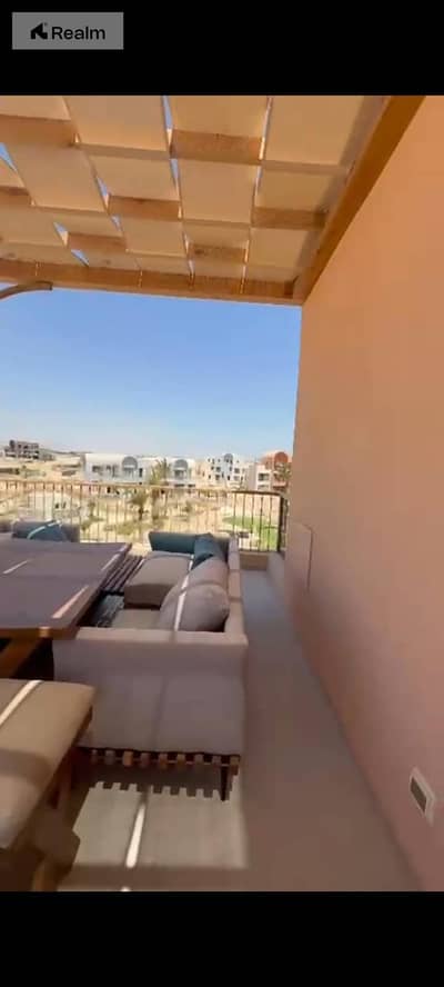 Chalet RTM & furnished, with installments, open view and large terrace. Chalet RTM & furnished, with installments, open view and large terrace.