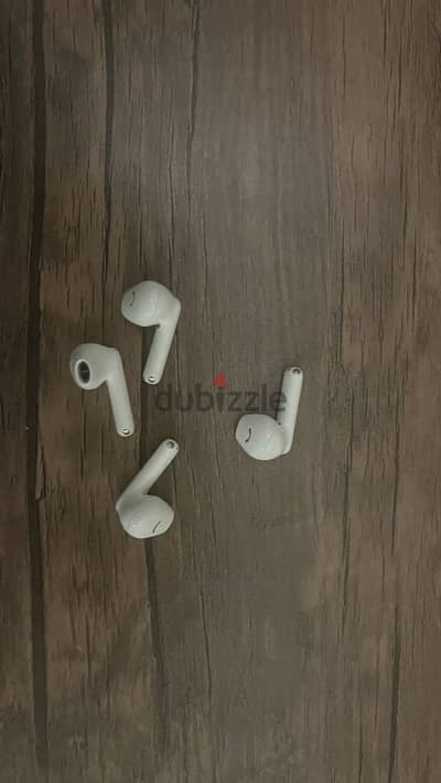 4 Huawei se 2 earbuds ( No case )