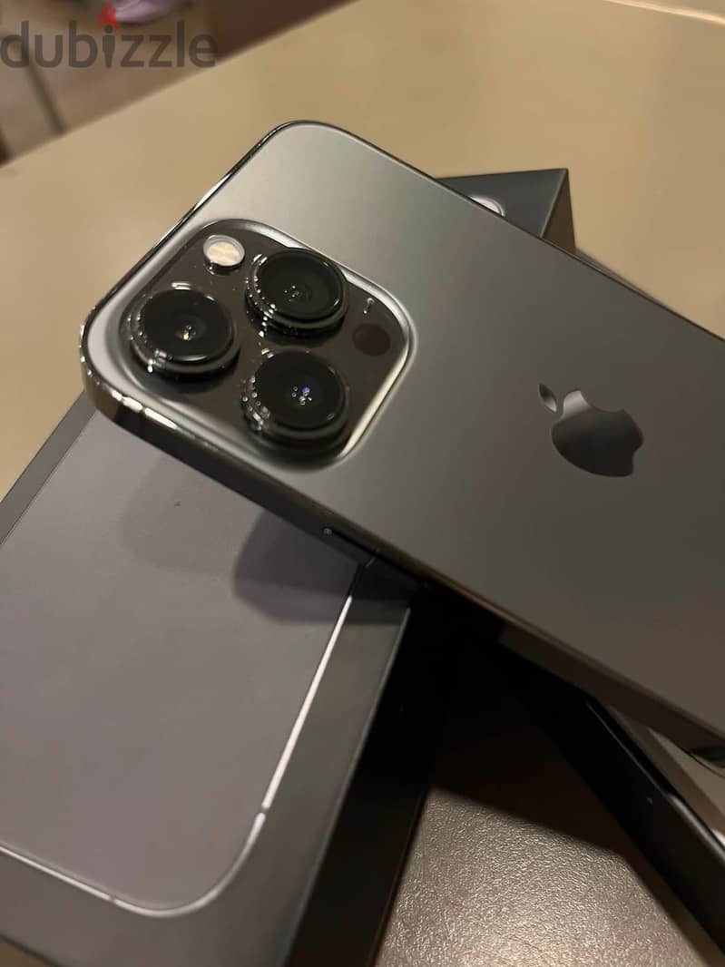 Iphone 13 pro Graphite with box and all accessories 1