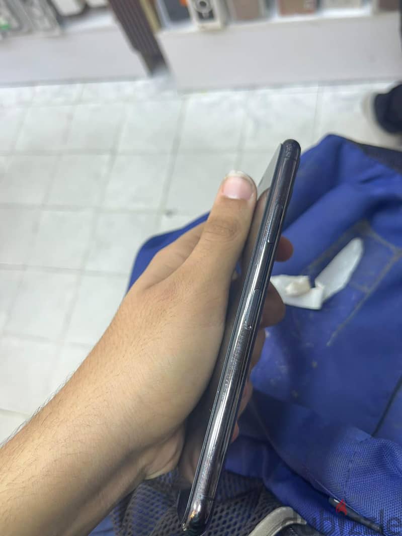 Apple - iPhone 11 Pro Max 2
