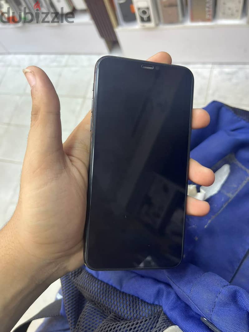 Apple - iPhone 11 Pro Max 4