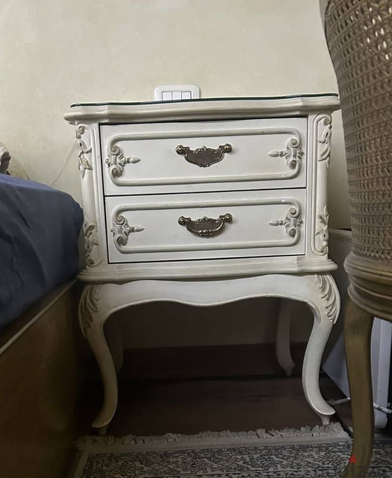 ٢ كومدينو ،،    Nightstand / Bedside table 1